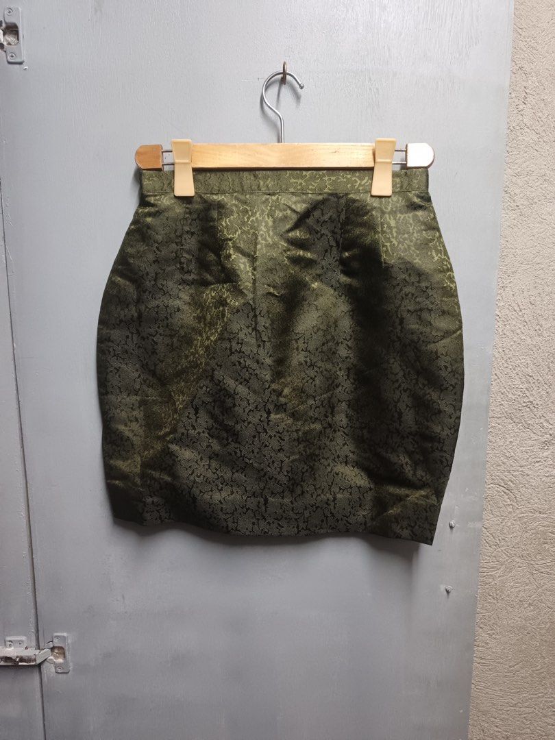 SHANGHAI TANG (Category: Skirts) located in Dasmarinas. Submitted by jessputrages (Listing ID 1468670905, Image 2). Description: For sale Shanghai Tang Excellent condition No issue 2000 plus shipping fee Pm for more details.