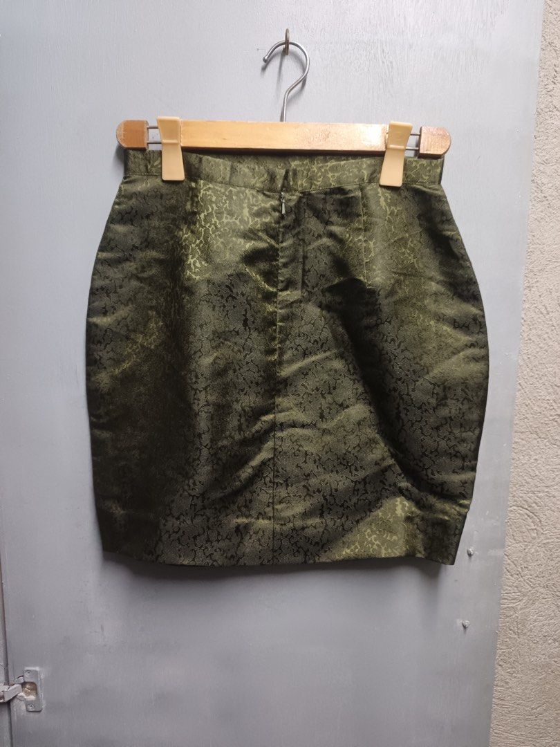 SHANGHAI TANG (Category: Skirts) located in Dasmarinas. Submitted by jessputrages (Listing ID 1468670905, Image 1). Description: For sale Shanghai Tang Excellent condition No issue 2000 plus shipping fee Pm for more details.