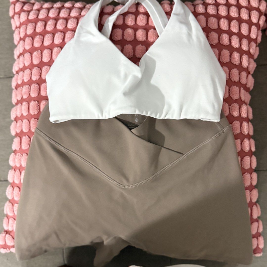 SHAPE ACTIVE BUNDLE/EACH (Category: Activewear) located in Makati City. Submitted by buymystuffplsxoxo (Listing ID 1468682530, Image 2). Description: Take All for ₱5000 Each for ₱700, slightly nego for sure buyers Rfs: extras, no longer my size Used twice max!.