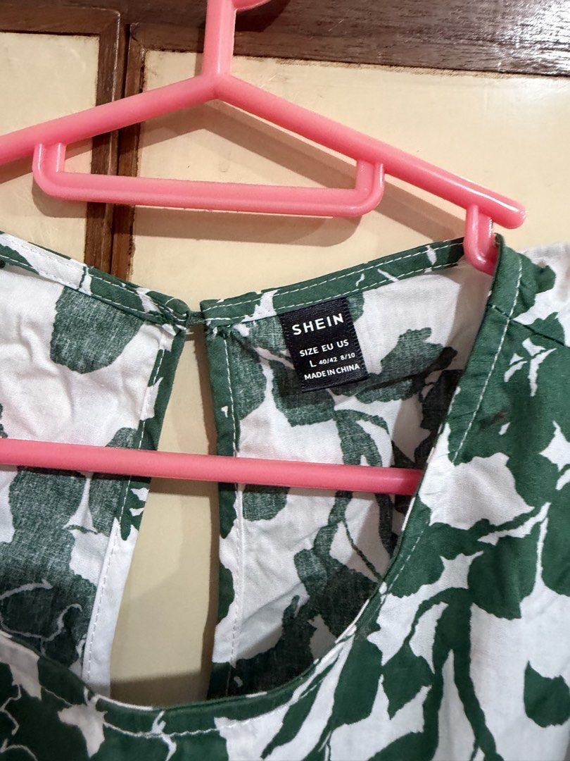Shein Backless Green Dress Large (Category: Dresses) located in Manila. Submitted by preloved_new_forsale (Listing ID 1468514904, Image 3). Description: .