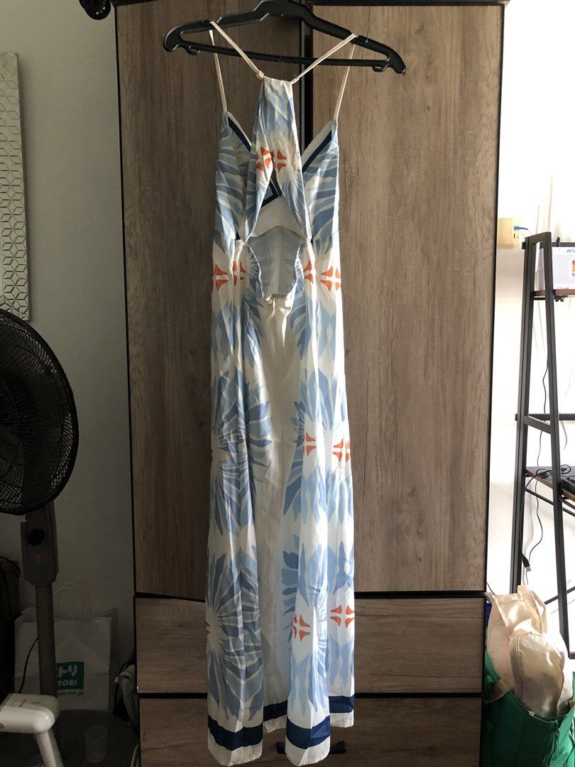 Shein beach maxi dress (Category: Dresses) located in Makati City. Submitted by magwayr19 (Listing ID 1468511982, Image 2). Description: - Shein XS (very good fit) - Features: Lightweight fabric with a slight slit at the bottom hem - Worn once.