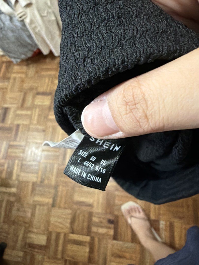 Shein Black Skirt Large (Category: Skirts) located in Manila. Submitted by preloved_new_forsale (Listing ID 1468567012, Image 3). Description: .