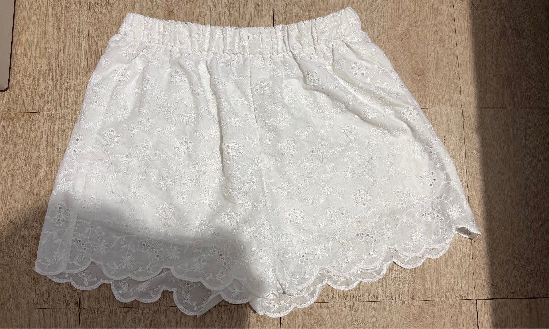 Shein Eyelet Shorts (with inner lining (Category: Shorts) located in Quezon City. Submitted by dinesaur (Listing ID 1468697251, Image 1). Description: Never used, just stored 36-38 waist.