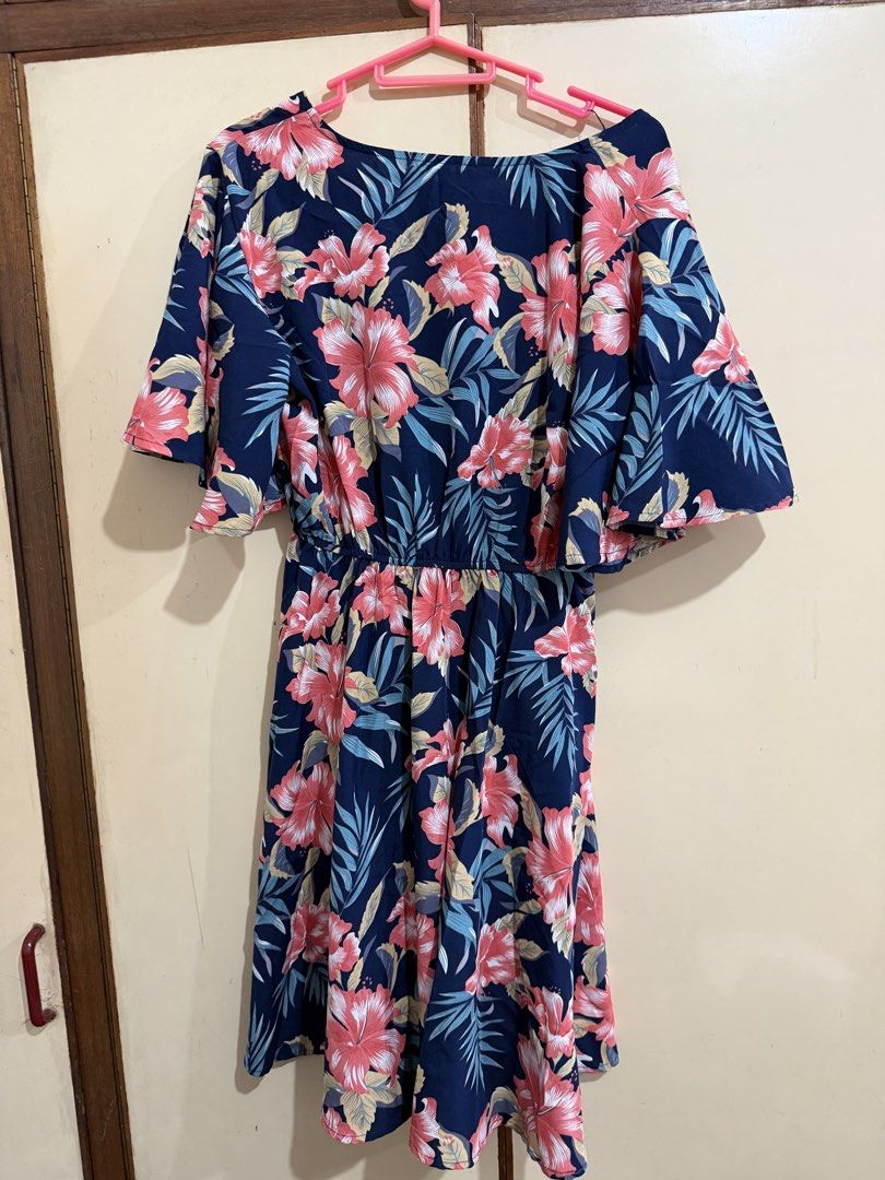 Shein Floral Dress Small (Category: Dresses) located in Manila. Submitted by preloved_new_forsale (Listing ID 1468515029, Image 2). Description: .