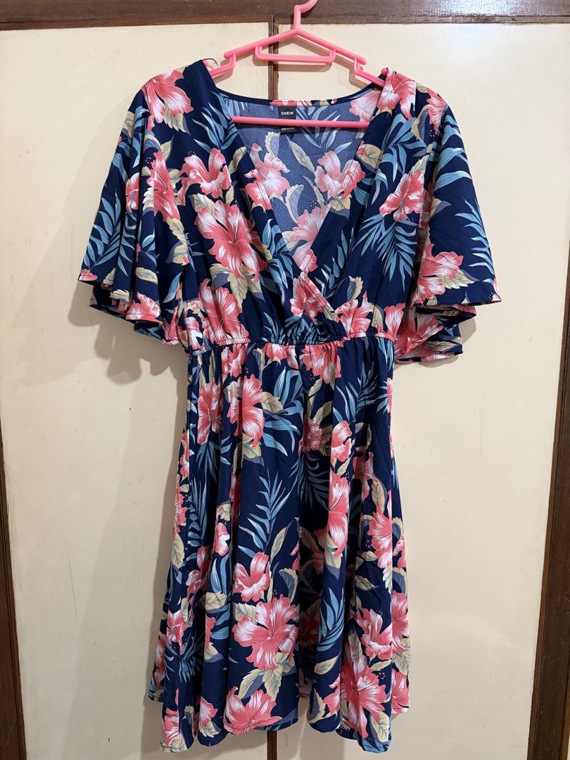 Shein Floral Dress Small (Category: Dresses) located in Manila. Submitted by preloved_new_forsale (Listing ID 1468515029, Image 1). Description: .