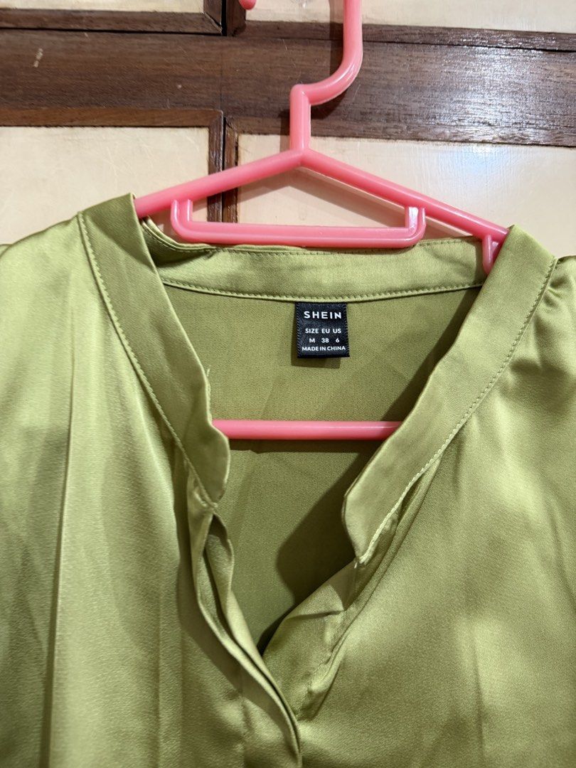 Shein Green Glossy Top Medium (Category: Blouses) located in Manila. Submitted by preloved_new_forsale (Listing ID 1468517437, Image 3). Description: .