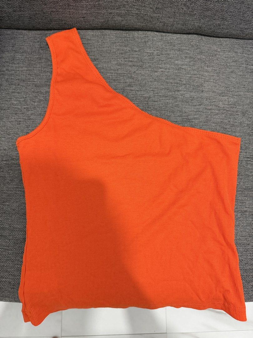Shein one shoulder solid top (Category: Sleeveless) located in Rodriguez. Submitted by prelovedbylalaine (Listing ID 1468642340, Image 1). Description: Worn only once and still in excellent condition. Perfect for summer! ☀️.