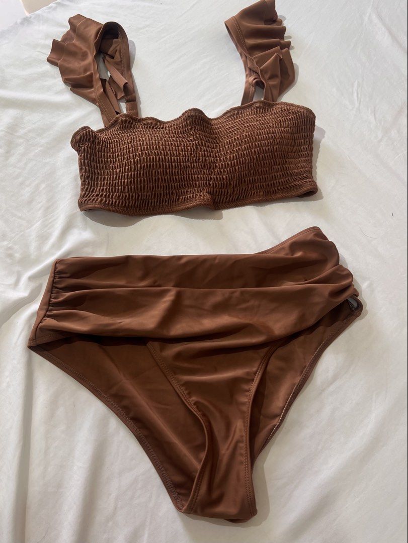 SHEIN OXL (Category: Bikinis & Swimsuits) located in Manila. Submitted by salesscout (Listing ID 1468557827, Image 1). Description: UNG TOP LANG NAGAMIT KO, Pero the bottom never been wear.