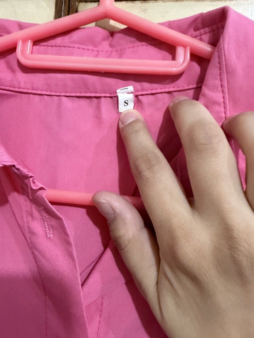 Shein Pink Poplin Top Small (Category: Longsleeves) located in Manila. Submitted by preloved_new_forsale (Listing ID 1468516745, Image 3). Description: .