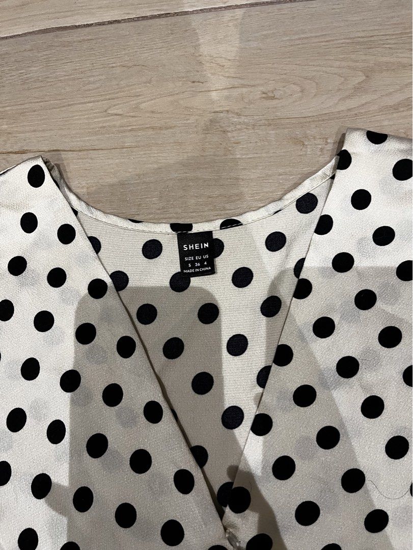 Shein Polka Dot Short Sleeve Blouse (Category: Blouses) located in Manila. Submitted by caseyandreaa2 (Listing ID 1468659549, Image 3). Description: Pick up only Loc: BGC, Taguig, Metro Manila Book your own courier .
