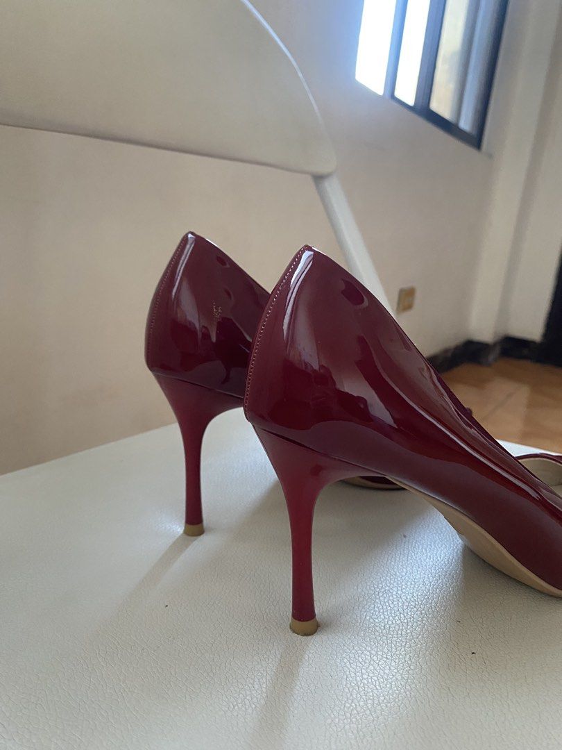 Shein red heels (Category: Heels) located in Pasig City. Submitted by avery4444 (Listing ID 1468709879, Image 3). Description: Brand new heels.