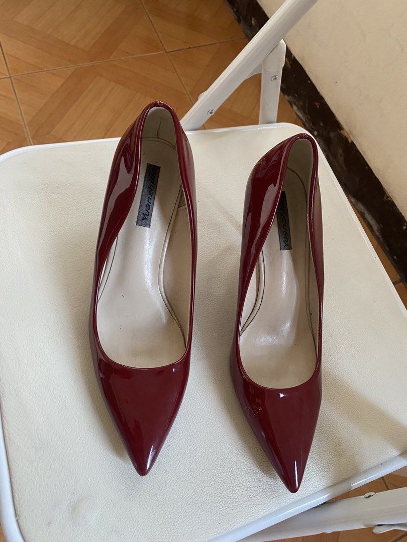 Shein red heels (Category: Heels) located in Pasig City. Submitted by avery4444 (Listing ID 1468709879, Image 2). Description: Brand new heels.
