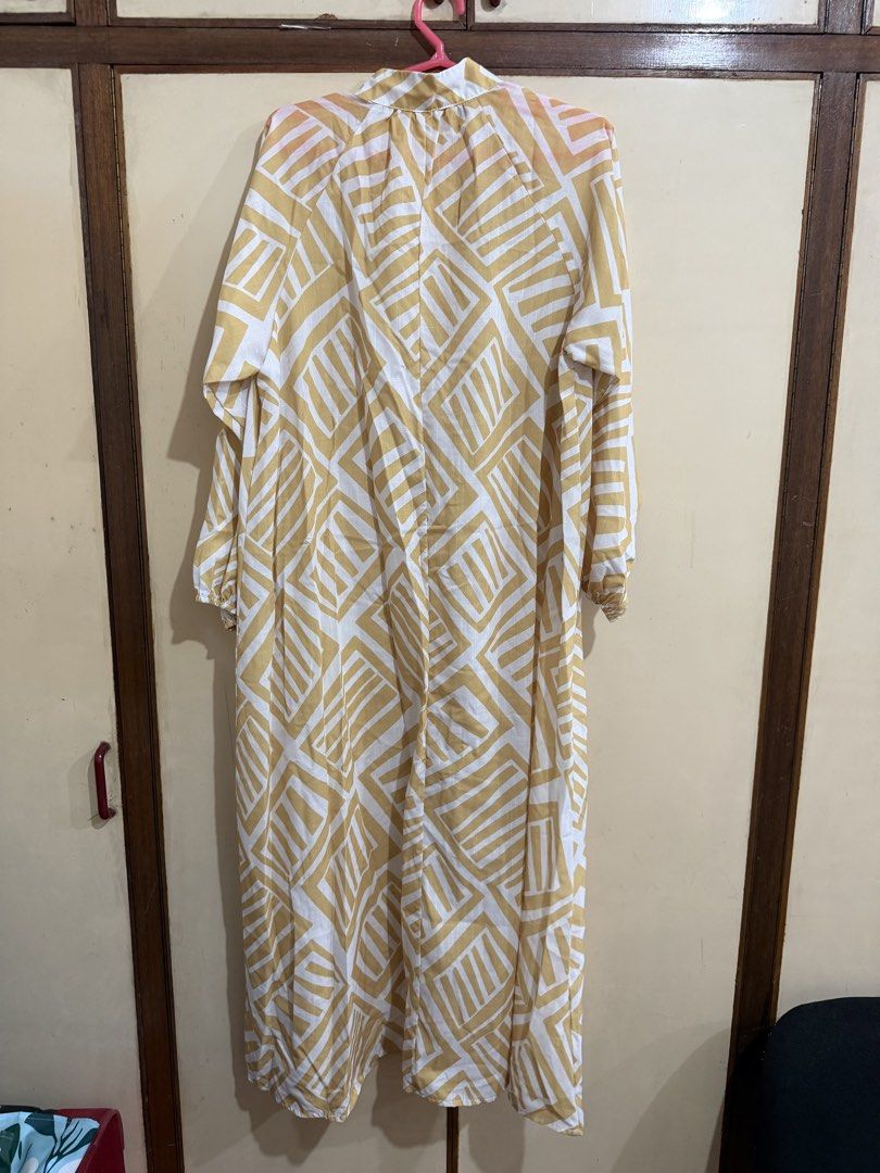 Shein Yellow Dress Large (Category: Dresses) located in Manila. Submitted by preloved_new_forsale (Listing ID 1468515845, Image 2). Description: .