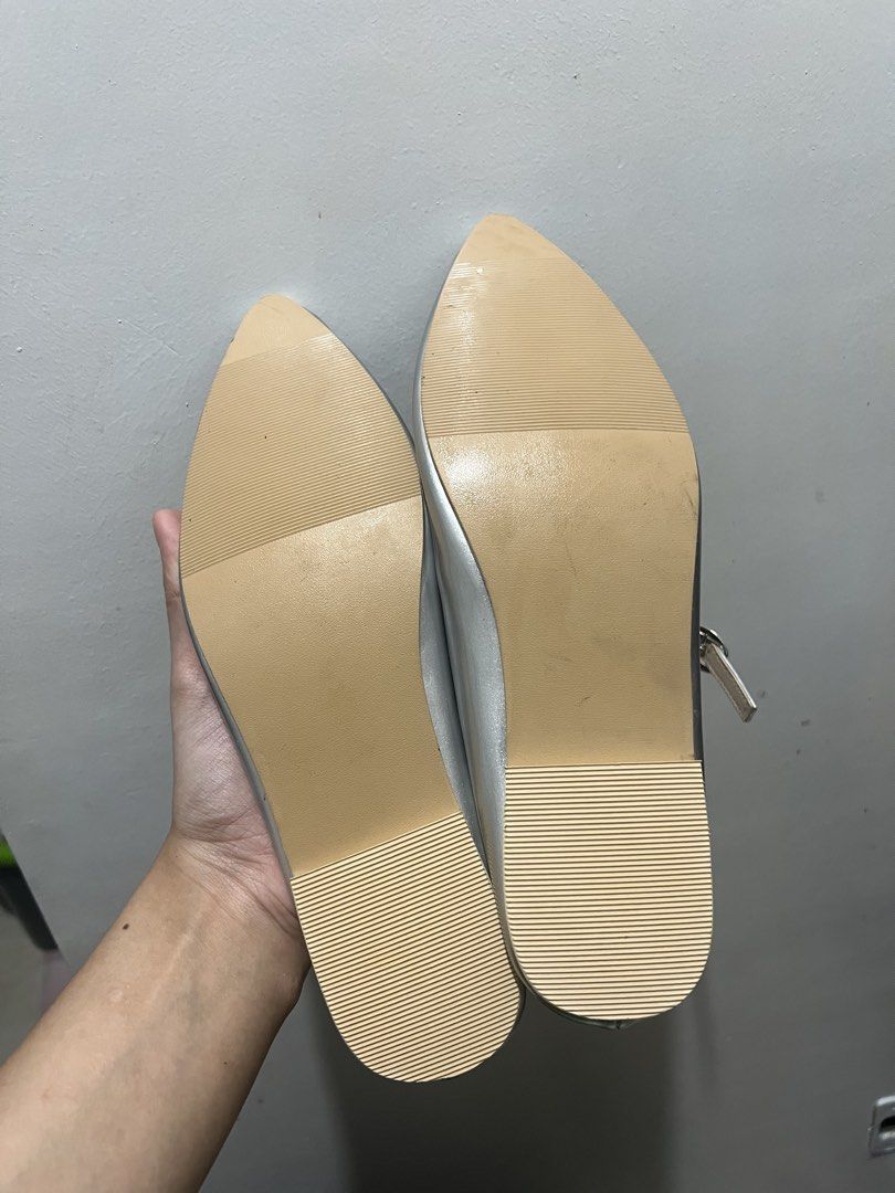 Size 8 Silver Pointed Toe Mary Jane Flats (Category: Flats & Sandals) located in Manila. Submitted by 34samf (Listing ID 1468601141, Image 2). Description: - Color: Silver with tan inner lining - Size 8 - Style: Pointed toe flats with Mary Jane strap and buckle - Condition: Brand new, never worn outside - Soles: 100% clean with zero scuffs or wear marks Location: Manila📍.
