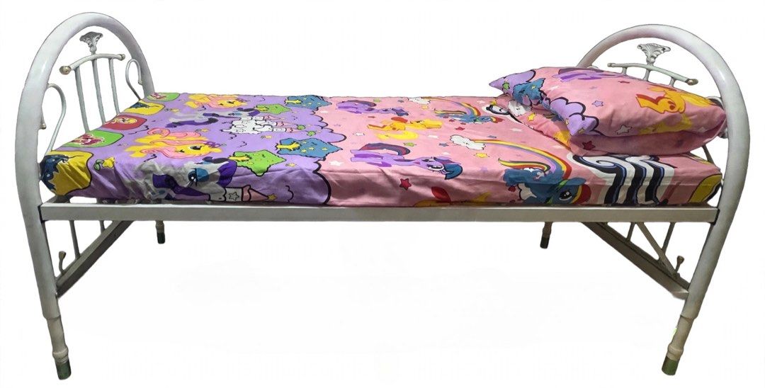 Single Metal Bed Frame and Mattress (Category: Bed Frames & Mattresses) located in Cainta. Submitted by jappre3618 (Listing ID 1468511567, Image 1). Description: Steel Bed Frame with mattress and pillows. Part of the Bedroom Package but can get separately. RFS: Room makeover.