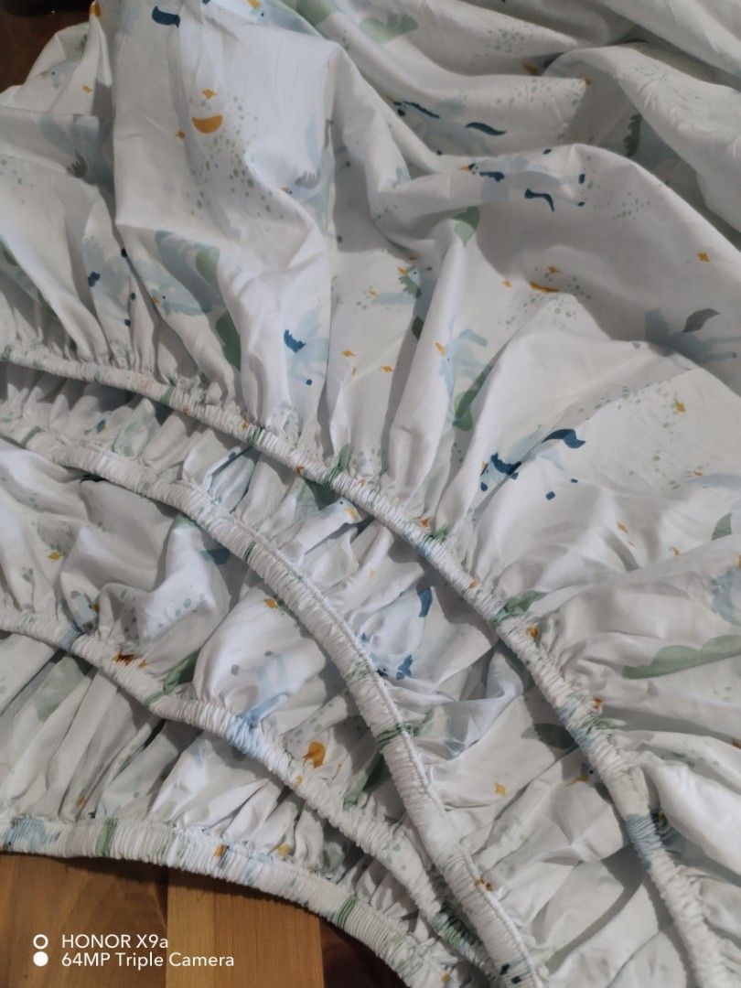 Single Size Bedsheets ( Polyester) (Category: Bedding & Towels) located in Muntinlupa City. Submitted by arciagamaryann68 (Listing ID 1468568920, Image 2). Description: - Size: Single - Material: Polyester fabric, lightweight and soft - Design: Charming unicorn, star, and moon print in pastel colors - Fit: Fully garterized edges for easy fitting and secure hold on mattress - Condition: Good, clean, and ready to use - Ideal for: Kids' rooms or sin