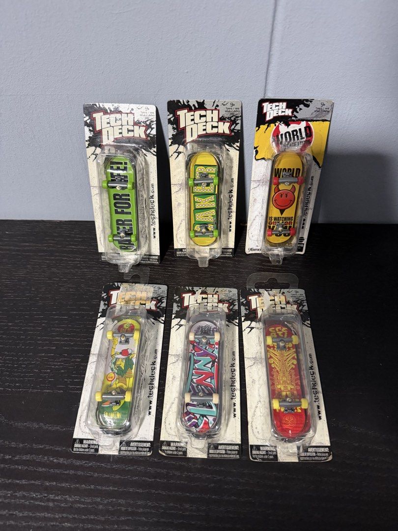 Single Tech Deck (Category: Kids Toys) located in Singapore. Submitted by ok_lahh (Listing ID 1468686515, Image 1). Description: Top 15 ea Bottom 10 ea (Bad condition ).