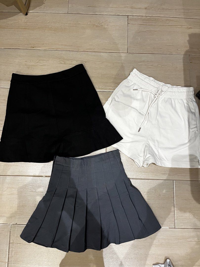 Skirt & Short bundle (Category: Skirts) located in Manila. Submitted by caseyandreaa2 (Listing ID 1468672992, Image 1). Description: Sold as bundle Size: 24-26 Length: 14-15" Pick up only Loc: BGC, Taguig, Metro Manila Book your own courier .