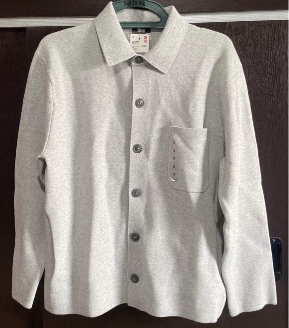 Small Uniqlo Ribbed Cardigan (Category: Coats, Jackets and Outerwear) located in Malabon City. Submitted by hanschannn (Listing ID 1468566714, Image 1). Description: Uniqlo Milano Ribbed Shirt Collar Cardigan 📌 Condition: Brand new, sinukat lang 🎨 Color: Light Gray 🏷️ Original Price: ₱2,490 Material: 39% Cotton 34% Polyester 27% Rayon (34% uses recycled polyester fiber) Side Pocket Fabric: 44% Cotton 27% Rayon 27% Polyester (27% uses recycled 