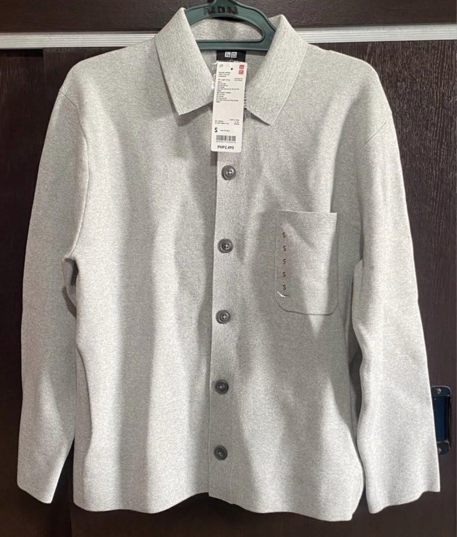 Small Uniqlo Ribbed Cardigan (Category: Coats, Jackets and Outerwear) located in Malabon City. Submitted by hanschannn (Listing ID 1468566714, Image 3). Description: Uniqlo Milano Ribbed Shirt Collar Cardigan 📌 Condition: Brand new, sinukat lang 🎨 Color: Light Gray 🏷️ Original Price: ₱2,490 Material: 39% Cotton 34% Polyester 27% Rayon (34% uses recycled polyester fiber) Side Pocket Fabric: 44% Cotton 27% Rayon 27% Polyester (27% uses recycled 