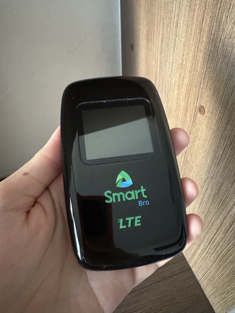 Smart Bro LTE Pocket WiFi (Category: Networking) located in Bulacan. Submitted by _arislmt (Listing ID 1468583209, Image 1). Description: 100% working No sim Unit only, no charger.