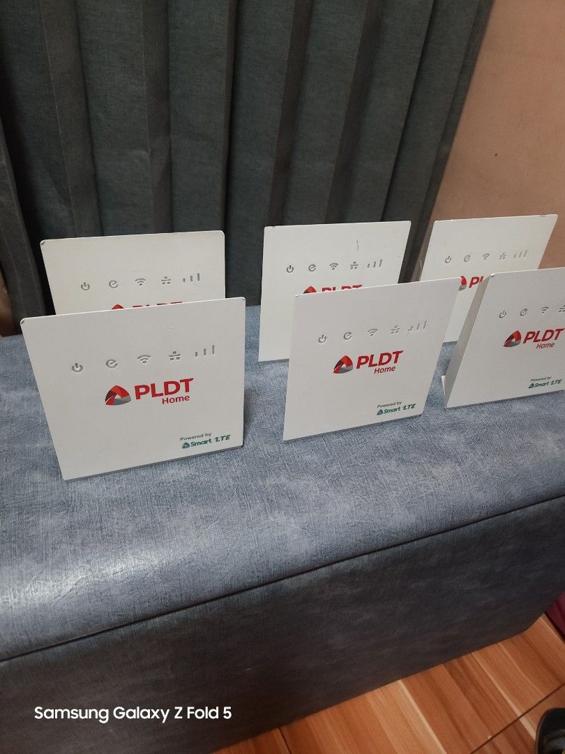 Smart Prepaid Wifi Modem (Category: Networking) located in Manila. Submitted by chrizbrown (Listing ID 1468685878, Image 2). Description: Smart Prepaid Wifi Modem ● 100% No Issue ● No Simcard, bili nalang kayo ng Smart Fam Sim or Regular Sim ● Plug and Play, No Need Configuration ● with Power Adapter ● 500 pesos each 30 pcs available for Bulk Order Lalamove nyo nalang kung malayo kayo, willing to VideoCall para mapakita sa inyo bago nyo i-book. o