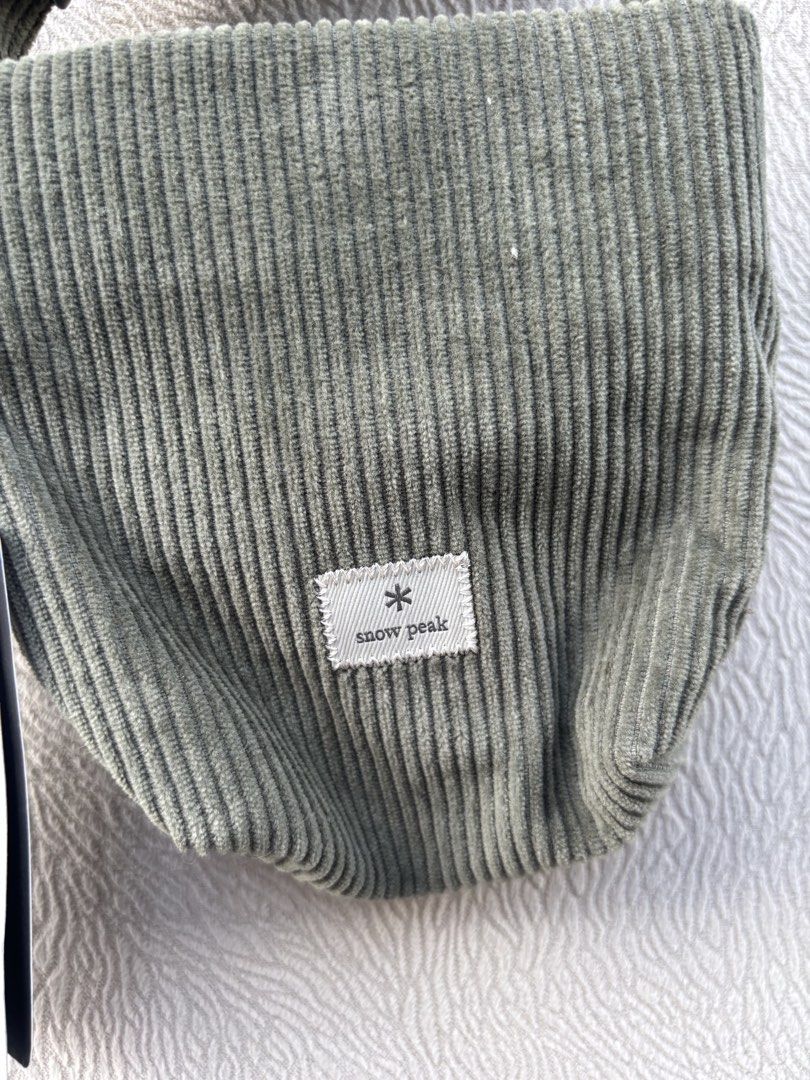 Snowpeak Micro Tote Bag (Category: Tote Bags) located in Baybay. Submitted by thrift.ed2023 (Listing ID 1468586342, Image 2). Description: Snowpeak Micro Tote Bag Brand New w/ Hangtags.