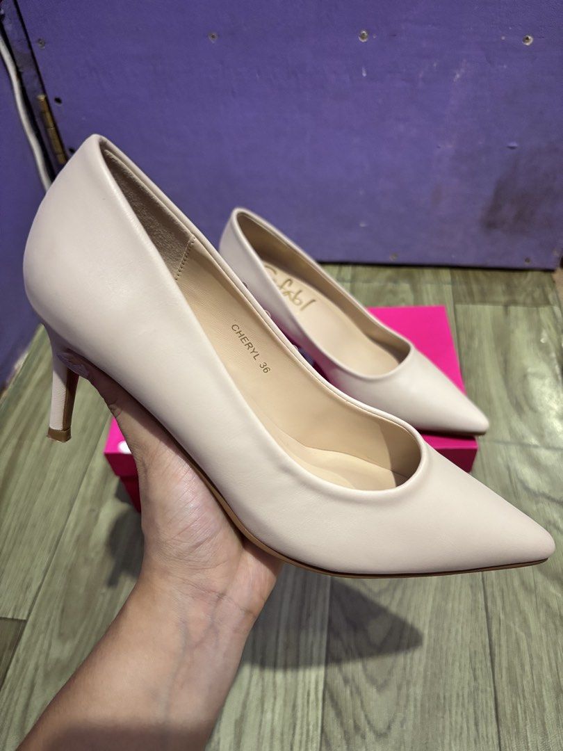 So Fab! Nude Beige Pointed Heels 🤍 (Category: Heels) located in Manila. Submitted by nutonewhalo (Listing ID 1468666626, Image 2). Description: Selling my So Fab! pointed-toe heels in nude beige! ✨ Worn only once ✨ Original purchase price: ₱1,500 ✨ Size 36 ✨ Comes with original box and extra heel tips ✨ Elegant and versatile — perfect for office wear, formal events, presentations, and special occasions. The heels are still in good overall condit
