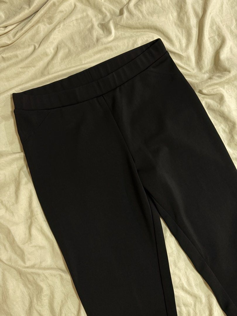 So-En Basic Black Pants SIZE 28 (Category: Jeans) located in Mandaluyong City. Submitted by afterceej (Listing ID 1468674046, Image 3). Description: - Brand: So-En Basic - Size: Medium 28 inches - Color: Solid Black - Material: Stretchy and comfortable fabric - Style: Simple, versatile design - Perfect for: Workwear, casual outings, and everyday wear - Easy to pair with any top.