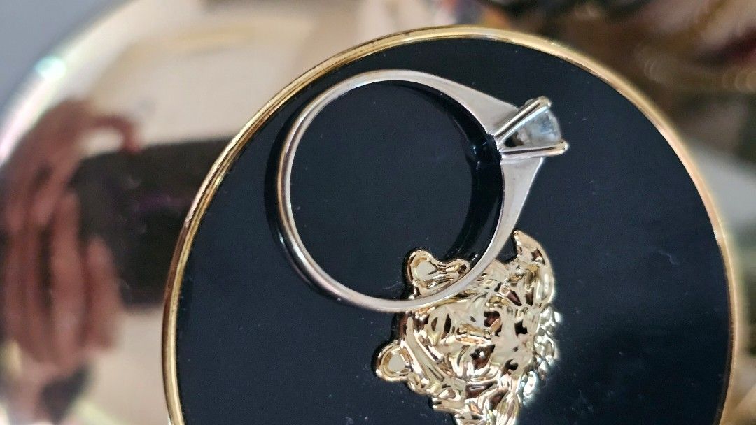 Solitaire Diamond Ring White Gold (Category: Rings) located in Muntinlupa City. Submitted by leichtcyr07366 (Listing ID 1468584289, Image 2). Description: - Brilliant cut diamond center stone - Secure four-prong setting - Crafted in polished white gold - Timeless design for daily wear or special events - Easy to pair with other jewelry styles lost the certificate but recently checked at ecoring filinvest, legit 100% natural diamond .33carat.