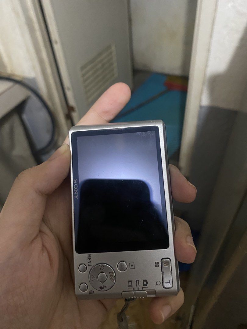 Sony Cyber-shot DSC-W320 (Category: Cameras) located in Manila. Submitted by yanyan1904m (Listing ID 1468683662, Image 2). Description: untested low batt with battery camera bag holder.