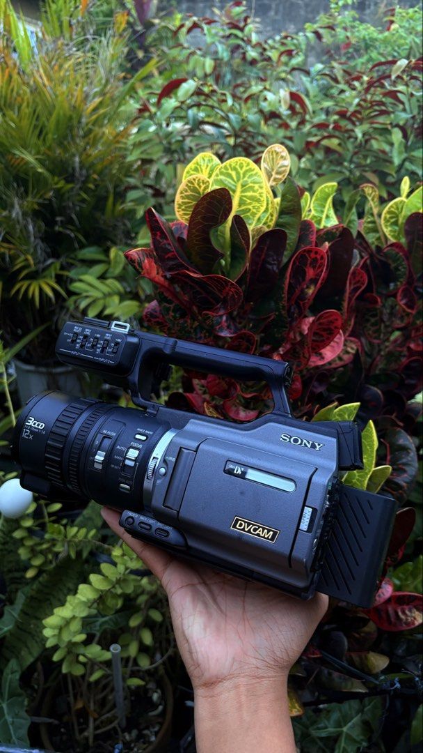 sony pd170 (Category: Video Cameras) located in Caloocan City. Submitted by vonqii (Listing ID 1468650517, Image 1). Description: - Model: Sony DVCAM Professional Camcorder - Color: Professional Grey Finish - Optics: 3CCD optical system with 12x zoom lens - Audio: Dual XLR audio inputs on top handle block - Media: Standard Mini DV tape deck mechanism - Controls: Manual focus ring, ND filter switches, and iris control wheel on lens barrel selling 