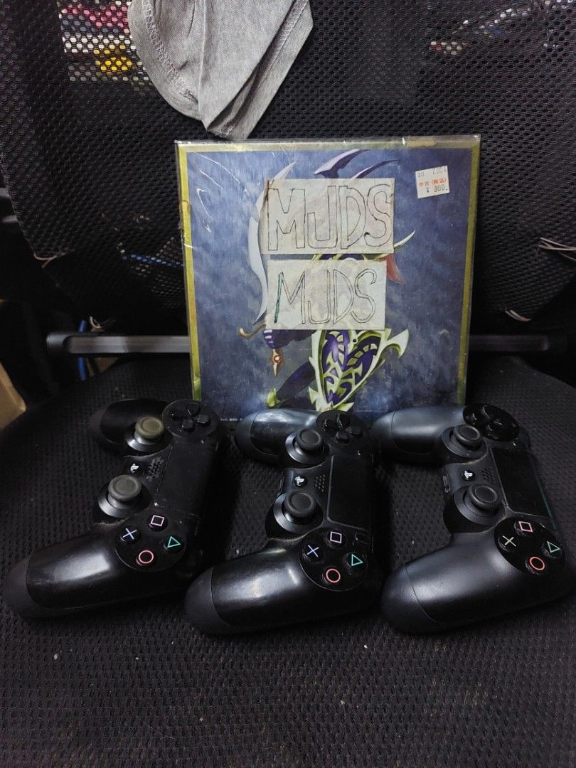 Sony PlayStation 4 DualShock 4 Wireless Controllers V1 (Category: Controllers) located in Quezon City. Submitted by kushala140 (Listing ID 1468643807, Image 3). Description: DualShock 4 Original Version 1 Black Tested Working 1k each Good All Buttons Good Analogs Good Battery Good Wireless Good Charging Good Tracking Pad Good Vibrations Controller only No cables included Check out pictures for more details 1k each No Warranty Test2sawa only dito 