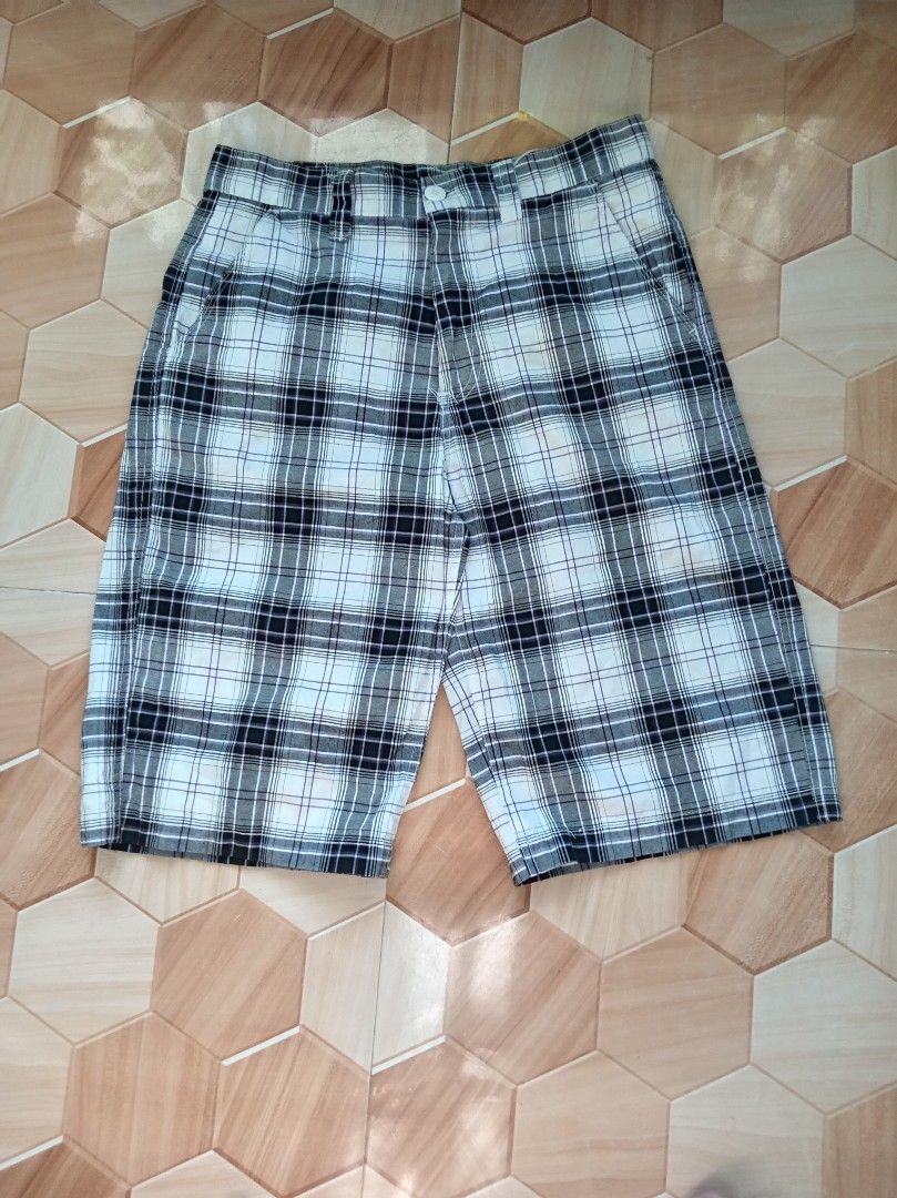 south pole,yago,dickies (Category: Shorts) located in Talavera. Submitted by micuaralfh05616 (Listing ID 1468636163, Image 1). Description: South pole jorts stripe size:32w 25L 11.5Lo issue:no issue condi:bagoo paa ma crispy pa color rate:10/10 Khaki carpenter size:42L 36W 9.5Lo issue:no issue no fade Black 874 size:39L 38w 10Lo issue:no issue no fade yago palid size:42w 25L 15Lo 2xl on tag no issur.
