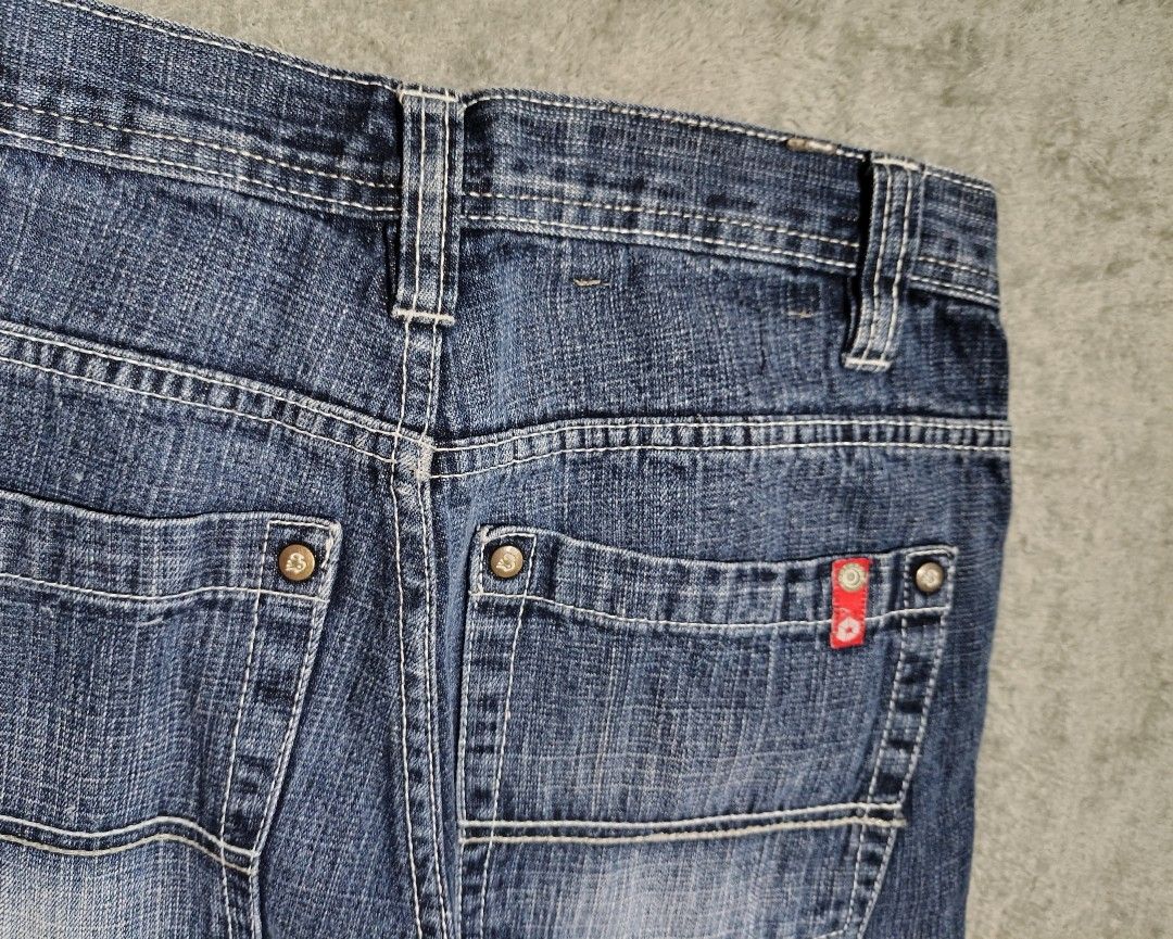 Southpole (Category: Shorts) located in Bacolod City. Submitted by loothingsph (Listing ID 1468678141, Image 3). Description: ‎WTS – South Pole red tab ‎For only 400.00💰 ‎ ‎📏 Measurements: ‎• WIDTH: 26.5" ‎• Length: 20.9" • Leg Opening: 9.5" ‎ ‎• Condition: Good Condition 👌 ‎ ‎• Color Rate: 9/10👌 ‎ Issue: Leather Patch missing ‎ ‎🗺️ Bacolod City ‎🤝Can do Meet up within Bacolod City. ‎🚚 Can do Delever within Bacolod City add Transportation 