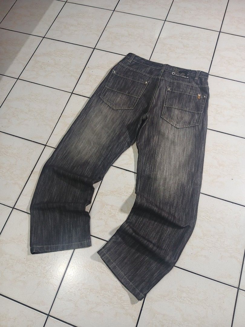 SOUTHPOLE BROWN TABS (Category: Jeans) located in Taguig. Submitted by wst.fnds (Listing ID 1468689392, Image 1). Description: SOUTHPOLE BROWN TAB GOOD CONDITION BLACK GREY WASH BAGGY / LOOSE SP PATCH BROKEN ZIPPER(CAN BE FIXED) FAV PCS W:34 / L:43 / T:14 / LO:9 💸: 2499 Negotiable Keywords: Southpole, Fubu, Karl kani, Rocawear, Evisu, Rmc, Ed Hardy, Sean John, Ecko Unltd, Coogi, Girbaud, Avirex, Ralph Lauren.