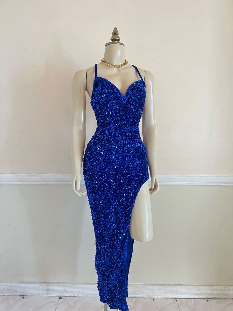Sparkly Navy Blue Backless Gown (Category: Evening dresses & gowns) located in Alabel. Submitted by _onthefourthmonth (Listing ID 1468548760, Image 1). Description: very flattering navy blue sparkly. only worn once. best fits xs-small. actual pics posted. price still negotiable!.