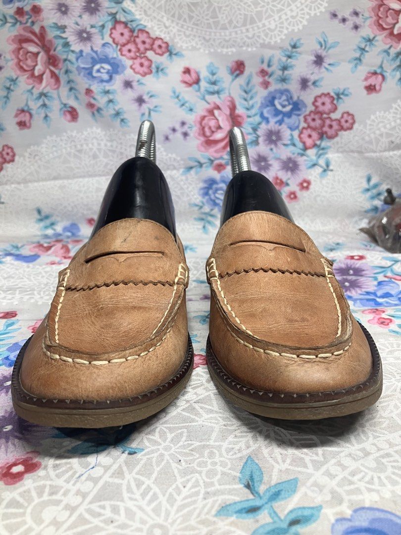 SPERRY SEAPORT PENNY LOAFERS (Category: Loafers) located in General Mariano Alvarez. Submitted by adonid (Listing ID 1468552811, Image 3). Description: SPERRY SEAPORT PENNY LOAFERS GOOD CONDITION NORMAL SIGN OF USAGE ONLY SIZE : 24 cm women.