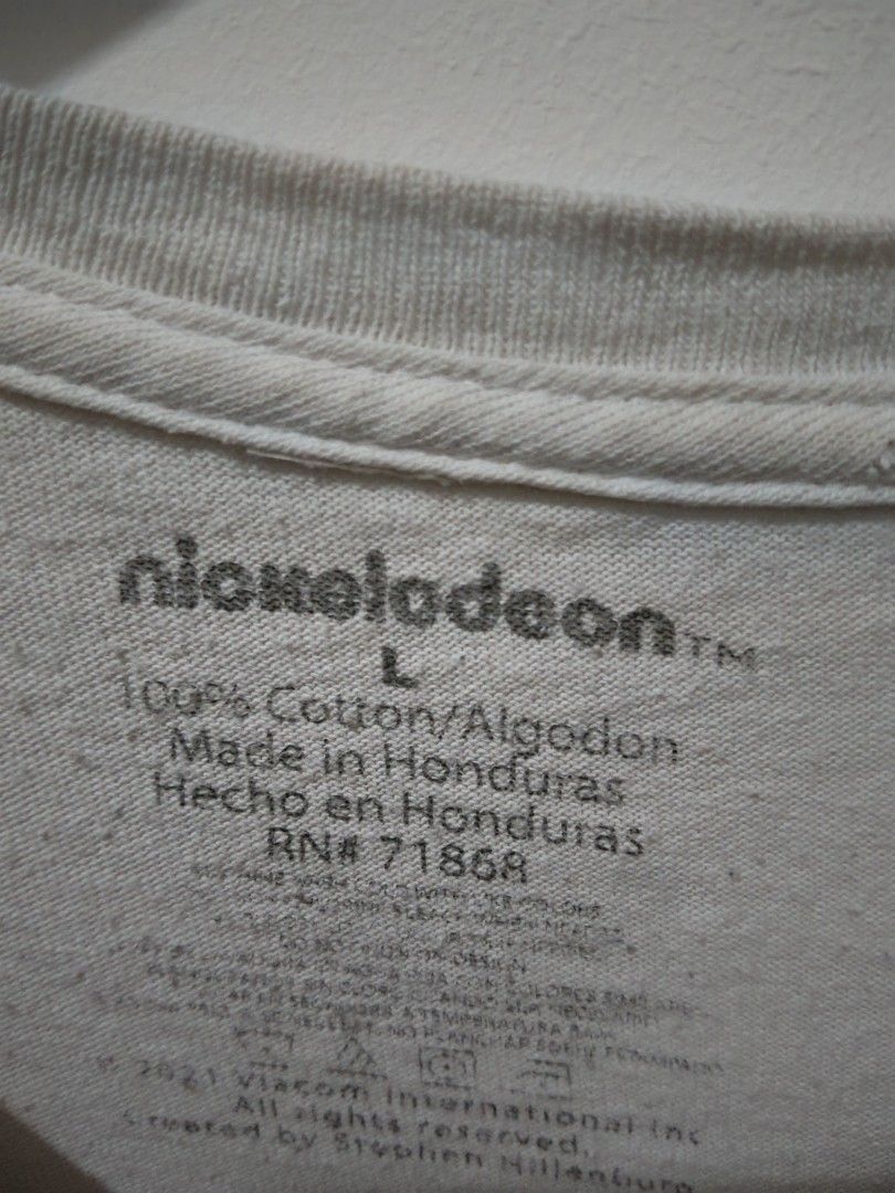 SpongeBob and Patrick Spray Graphics (Category: Tshirts & Polo Shirts ) located in Taguig. Submitted by thriftedminds (Listing ID 1468659235, Image 3). Description: Item: SpongeBob and Patrick🔥 ‎Size: Large (Nickelodeon) ‎Width: 21 ‎Length: 29.5 ‎Condition: Good ‎Issue: Pinhole, Deo stain DM to purchase 📩.