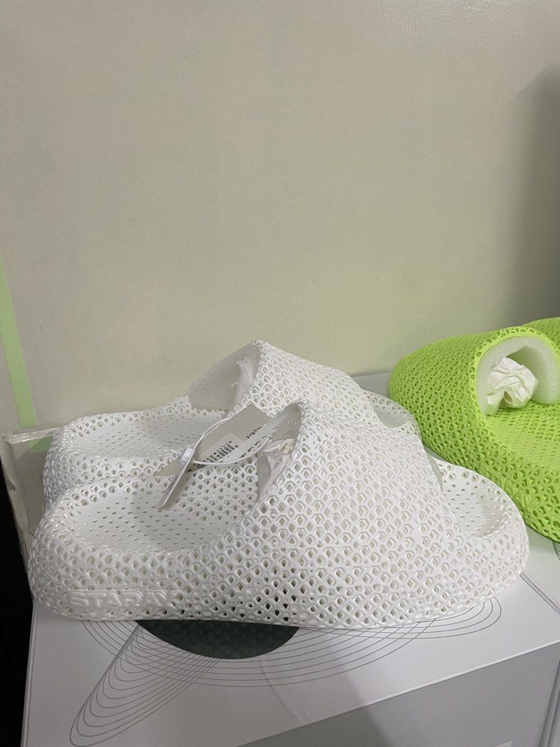 Staray Full 3D Slides White 44 (US11.5-12) (Category: Slippers & Slides) located in Quezon City. Submitted by drake0302 (Listing ID 1468538690, Image 3). Description: For sale: staray full 3d slides white 44 , fit US11.5-12 , bnew with tag , complete with box / dustbag , authentic.