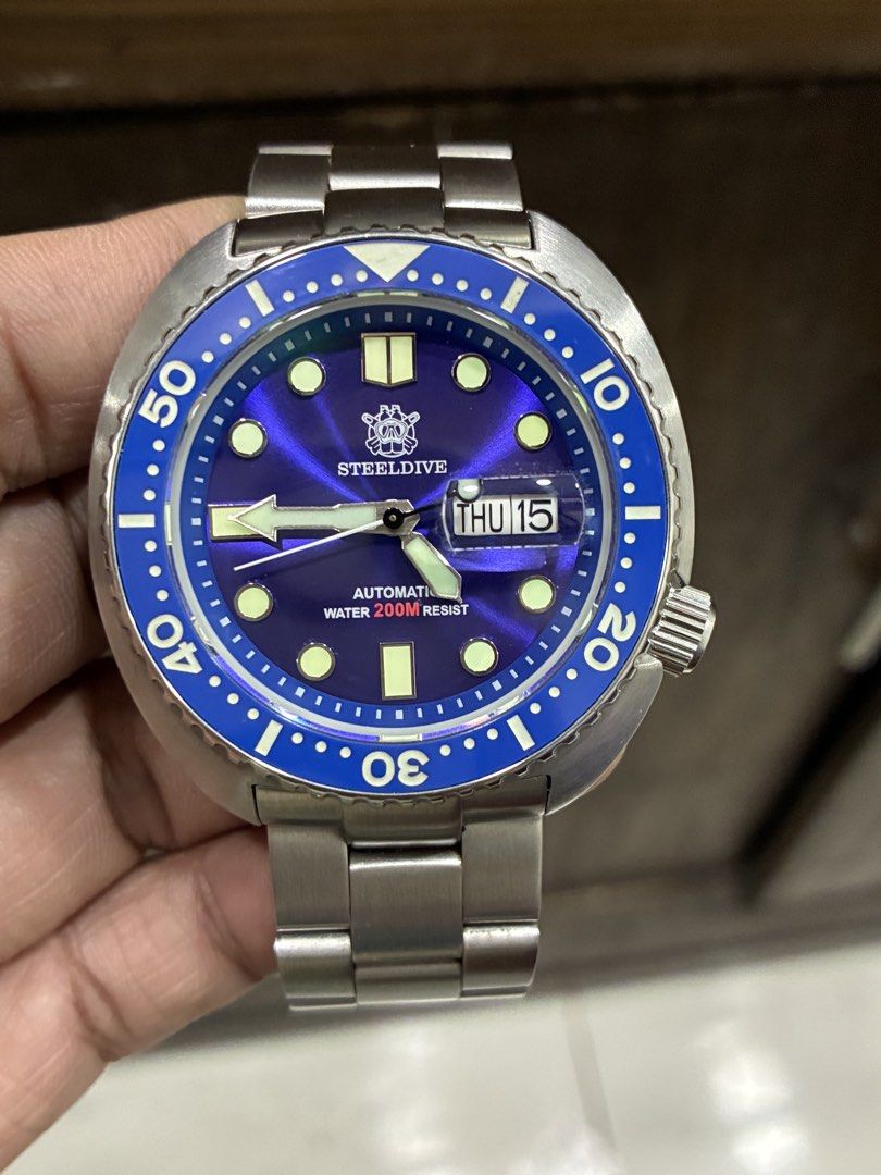 Steel Dive Automatic Mens Watch (Category: Men's Watches) located in Manila. Submitted by tictac921 (Listing ID 1468610996, Image 1). Description: .