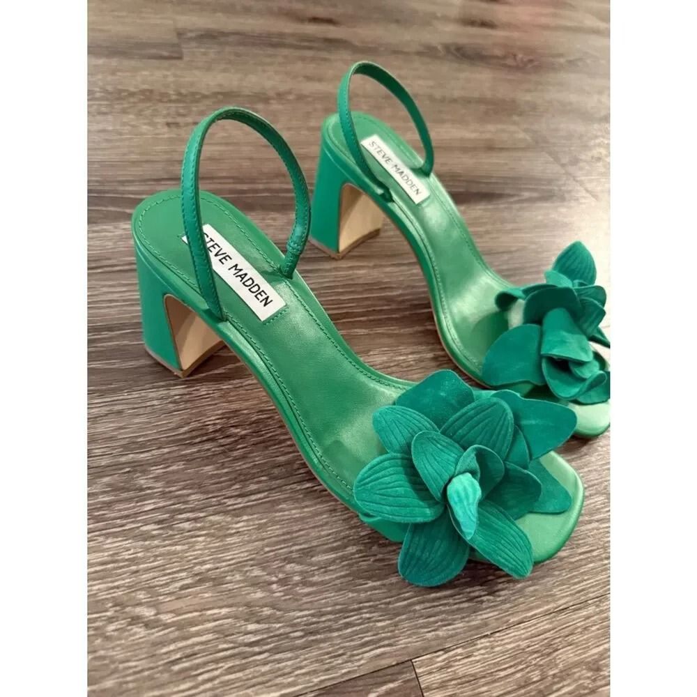 Steve Madden 8.5 (Category: Sandals) located in Lucena. Submitted by shoplingmood (Listing ID 1468656247, Image 2). Description: 3" heel (size 8.5) Elasticized slingback strap Leather upper/synthetic lining and sole.