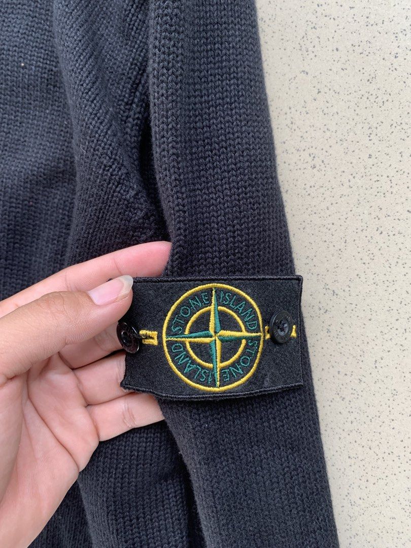 stone island knit sweater (Category: Coats, Jackets and Outerwear) located in Cotabato. Submitted by clarence0918 (Listing ID 1468653659, Image 3). Description: 21x28 Good condition Sign of usage but wearable 9/10 color rate knitted.