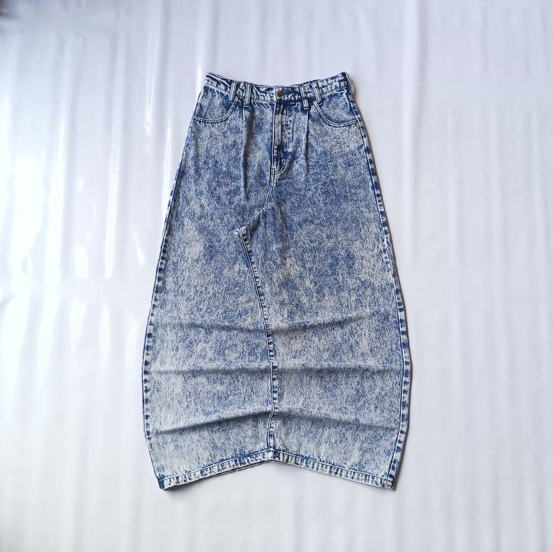 Stone Washed Baggy Pants (Category: Jeans) located in San Luis. Submitted by 3fted.au (Listing ID 1468638496, Image 1). Description: Stone Washed Baggy Pants Excellent Condition 9.5/10 Color Rate Hard Thick/Heavy Denim No Issues Waist: 29 Length: 40.5 Thigh: 15.5 Leg Opening: 12.5 🏷️400.