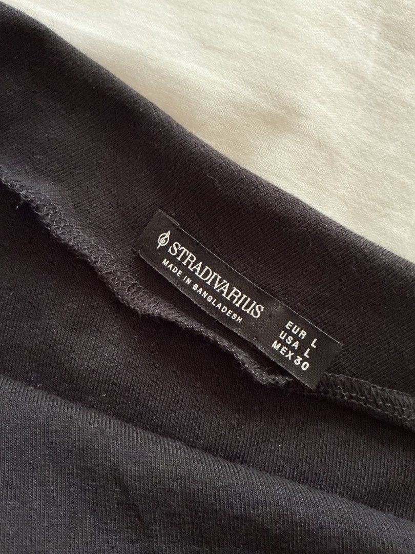Stradivarius asymmetrical off-shoulder long sleeve top (Category: Longsleeves) located in Ozamiz City. Submitted by el.dmn (Listing ID 1468579502, Image 3). Description: only used once. i dont like how it fits me now. Size medium. can be delivered via lbc/j&t only or pickup/meetup in ozamiz area.