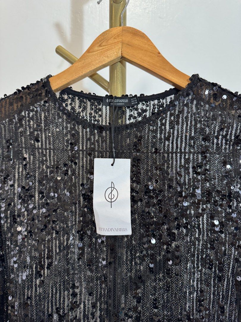 Stradivarius Sequins Top (Category: Longsleeves) located in Quezon City. Submitted by shopper_xoxo (Listing ID 1468513728, Image 2). Description: Brand new with tag 😊 📦 From Zara Japan 🚚 On hand and ready to ship MOP: GCash and BPI Shipping starts at ₱65 only ✨ .