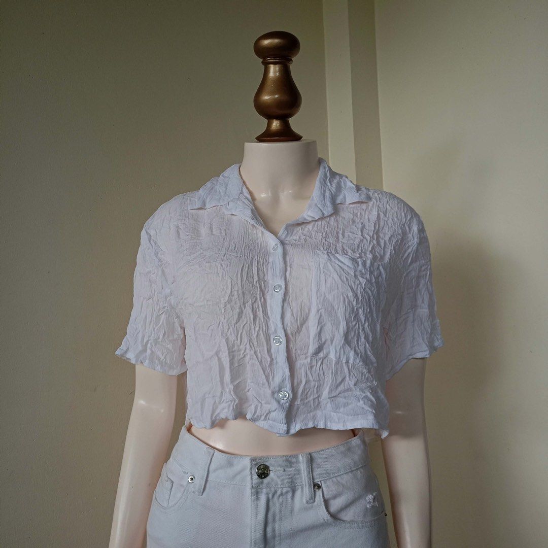 Stradivarius white top (Category: Others Tops) located in Barugo. Submitted by green.trendsetter (Listing ID 1468611936, Image 1). Description: AUSSIE PRELOVED FINDS Australian brand tops. Shop your next wardrobe favourite at a preloved price! 📌 SHOP REMINDERS — PLEASE READ BEFORE CLAIMING ❌ NO CANCELLATION once your order is confirmed. ❌ NO FUSSY BUYERS — please read the details and check all photos before claiming. ❌ NO RETURN / NO EXCHANGE. ❌
