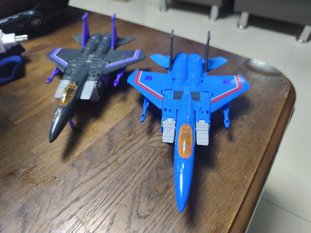 Studio Series Thundercracker and Skywarp (BIB) (Category: Action & Battle Toys) located in Quezon City. Submitted by xenixhades (Listing ID 1468593949, Image 3). Description: Please read description: Selling my Studio Series Seekers for Php 5,500. Only transformed them once and put them in display, no issues for both of the figs. Note for Thundercracker: -Replaced his head with the KO one but the rest are all authentic. Tapat na, wag nang tumawad