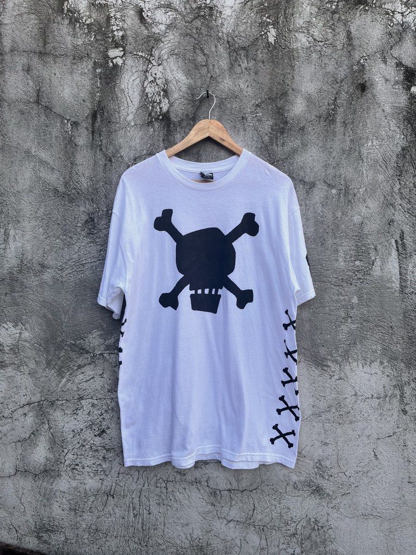 Stussy ‘Solid Skull’ (Category: Tshirts & Polo Shirts ) located in Taguig. Submitted by rafaeljohnmangi (Listing ID 1468623227, Image 1). Description: Stussy ‘Solid Skull’ 22 x 30.5 Large Color rate: 9.5/10 Issue: very very minimal Hairlines (unnoticeable).
