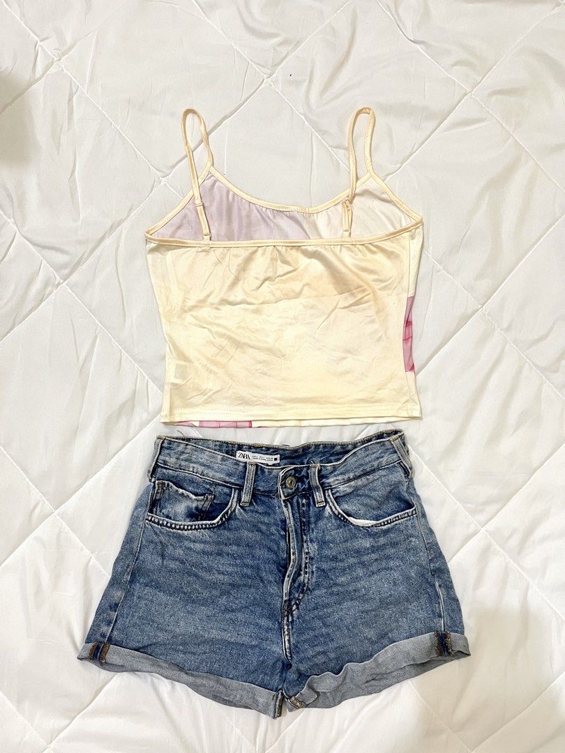 Summer Floral Top (Category: Sleeveless) located in Marikina City. Submitted by eloxade.ee (Listing ID 1468559955, Image 3). Description: 🪞s-m. 🏷️ mine 120 10/10!.